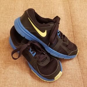 ⚫Boy's Nike size 1.5 EUC